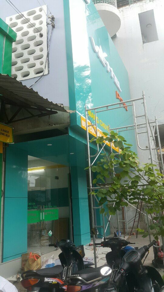 Thi công mặt dựng cửa hàng Viettel